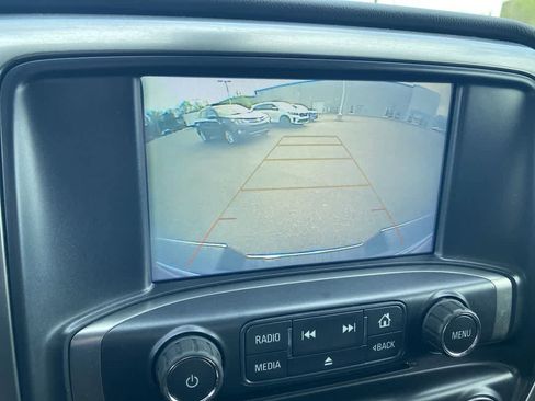 Used 2018 Chevrolet Silverado 1500 LT w/ LT Eassist Package image 17