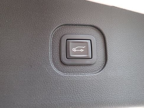 Used 2017 Chevrolet Equinox LT w/ Convenience Package FWD image 9