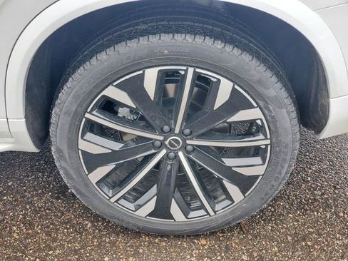 New 2026 Volvo XC90 B6 Ultra w/ Protection Package AWD/4WD image 7