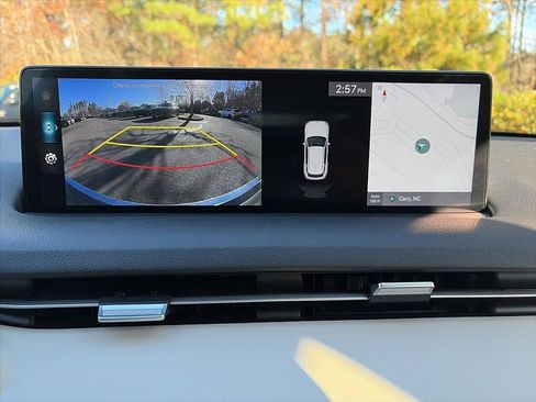 Used 2025 Genesis GV70 2.5T image 9