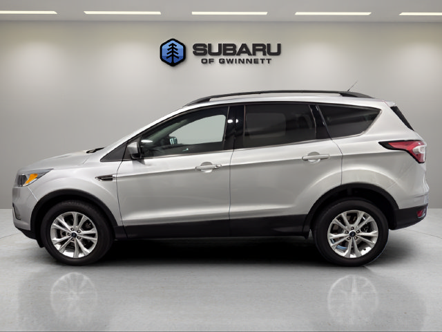 Used 2018 Ford Escape SE FWD image 2