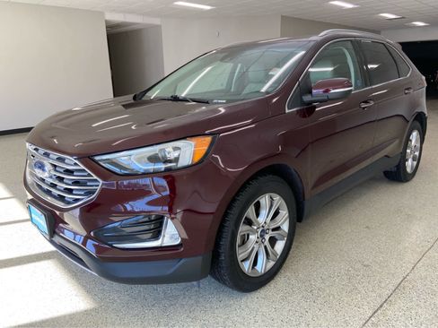 Used 2019 Ford Edge Titanium image 1