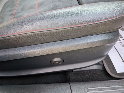 Used 2020 Mercedes-Benz CLA 35 AMG 4MATIC image 45