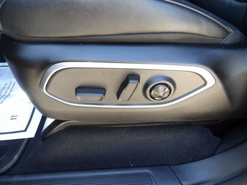 Used 2024 Jeep Wagoneer L Series II w/ Flexible Seating Group AWD/4WD image 19