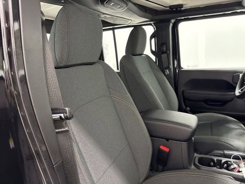 New 2026 Jeep Gladiator Sport AWD/4WD image 11