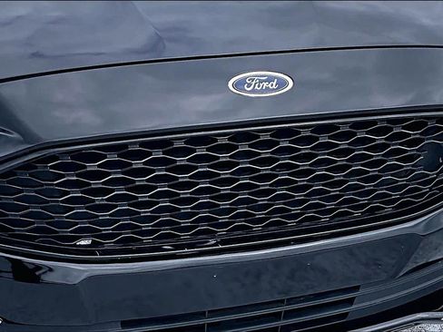 Used 2018 Ford Fusion SE w/ Equipment Group 601A image 29
