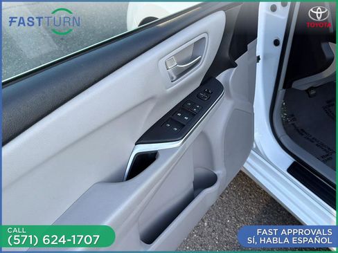 Used 2015 Toyota Camry LE image 23