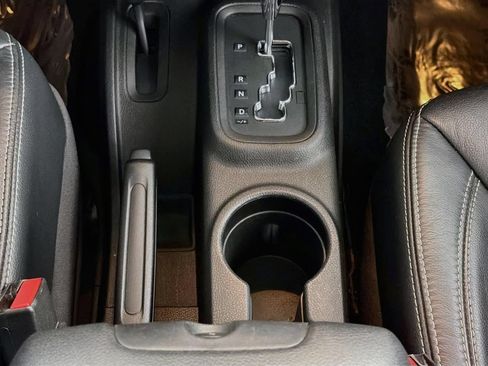 Used 2013 Jeep Wrangler Unlimited Sahara w/ Dual Top Group AWD/4WD image 18