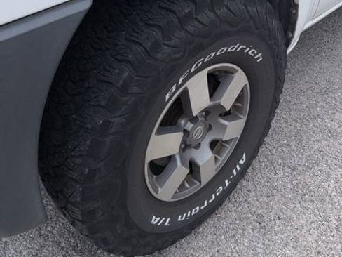Used 2012 Nissan Xterra PRO-4X w/ Pro-4x Leather Pkg AWD/4WD image 5