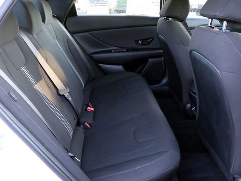Used 2025 Hyundai Elantra Sport FWD image 19