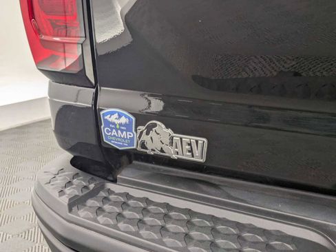 Used 2024 GMC Canyon AT4X w/ AT4X AEV Edition image 13