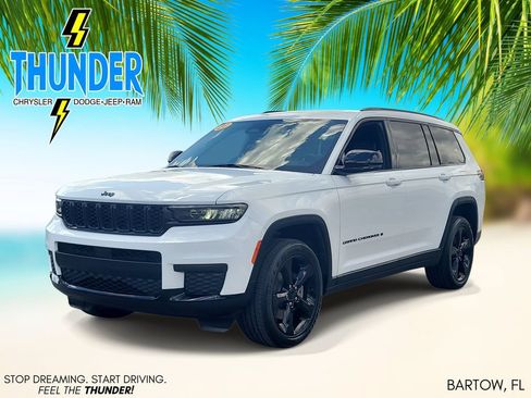 Used 2021 Jeep Grand Cherokee L Laredo AWD/4WD image 2