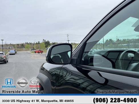 Used 2024 Toyota Tacoma TRD Off-Road AWD/4WD image 5