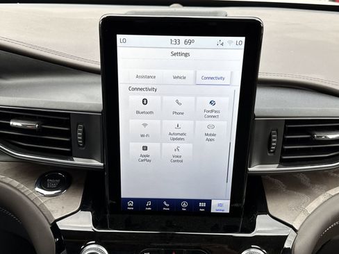 Used 2022 Ford Explorer Platinum w/ Equipment Group 601A image 31