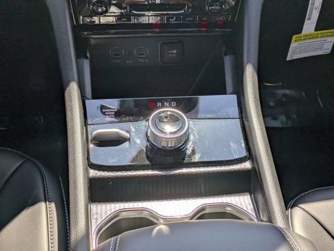 New 2025 Jeep Grand Cherokee Limited w/ Black Appearance Package image 17