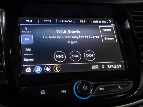 Used 2022 Chevrolet Trax LT w/ LT Convenience Package AWD/4WD image 21