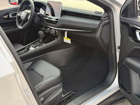 New 2026 Jeep Compass Latitude AWD/4WD image 19