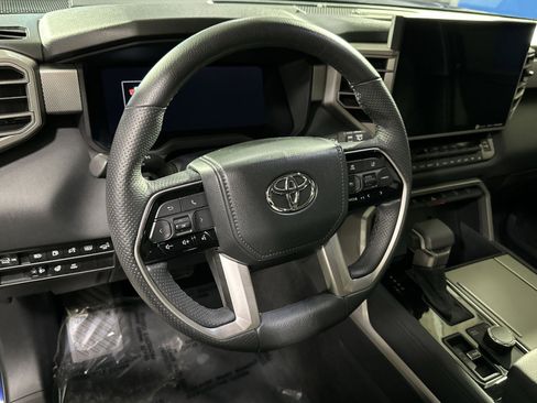 Used 2023 Toyota Sequoia Limited image 18