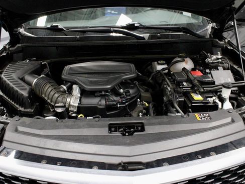 Used 2025 Cadillac XT6 Premium Luxury image 19