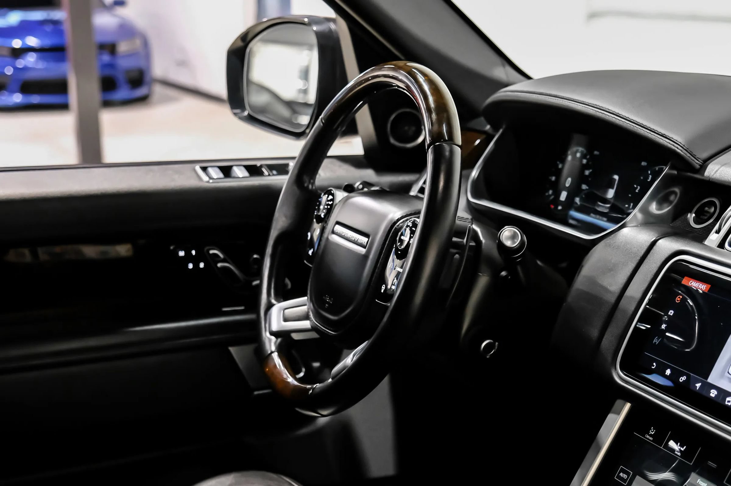 Used 2019 Land Rover Range Rover Long Wheelbase Supercharged AWD/4WD image 18