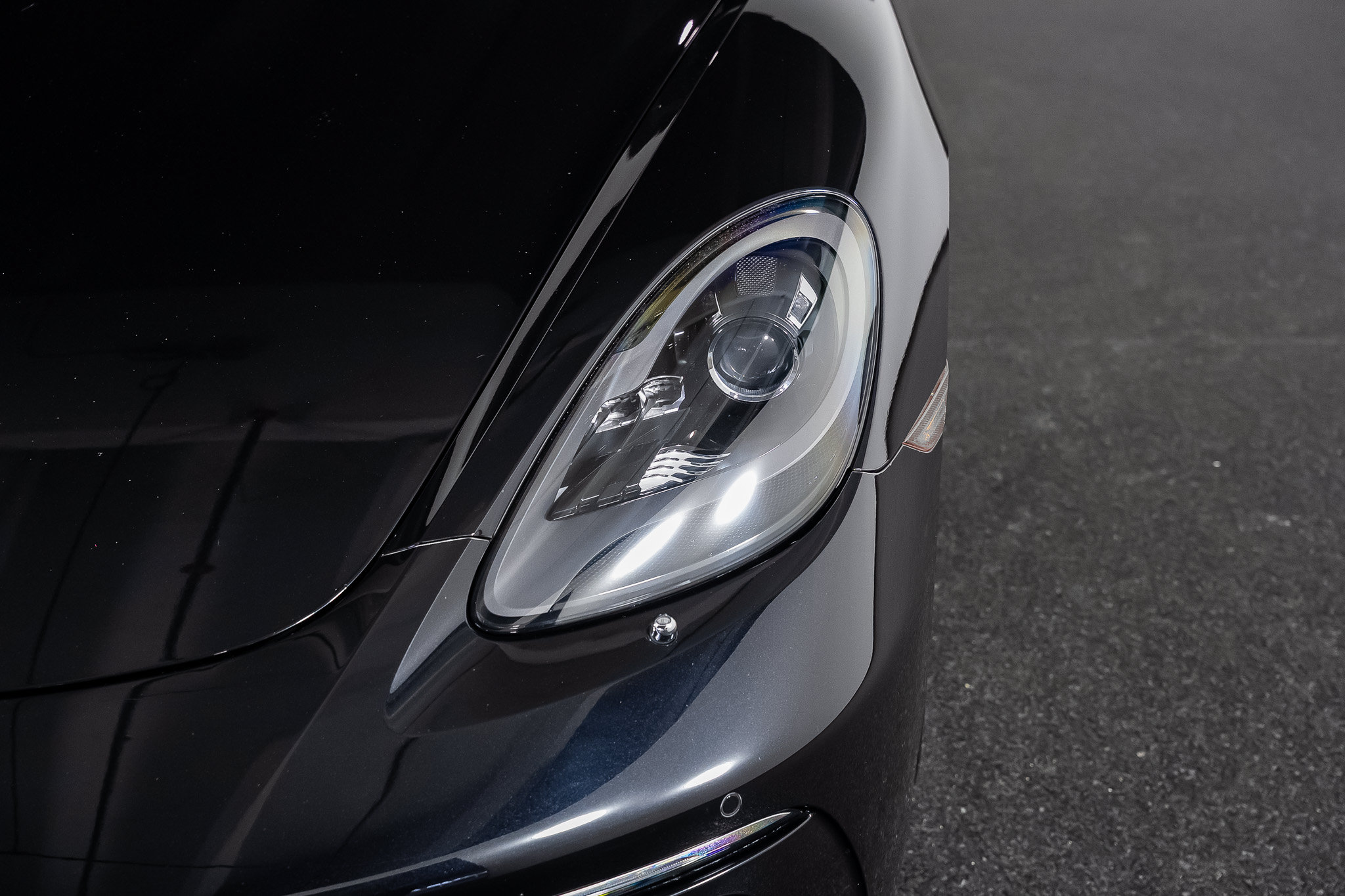 Used 2018 Porsche 718 Cayman S RWD image 8