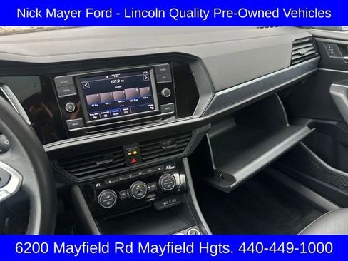 Used 2023 Volkswagen Jetta SE image 30