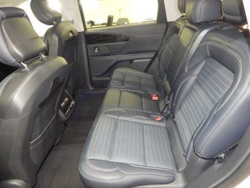 Used 2024 Lincoln Nautilus Reserve w/ Equipment Group 202A image 10