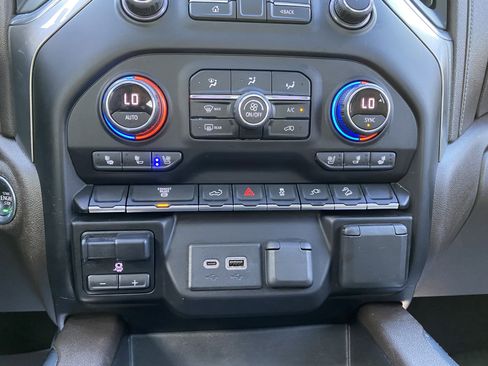 Used 2020 Chevrolet Silverado 2500 LTZ w/ LTZ Convenience Package image 29