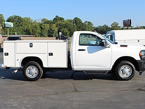 Used 2024 RAM 2500 Tradesman RWD image 9