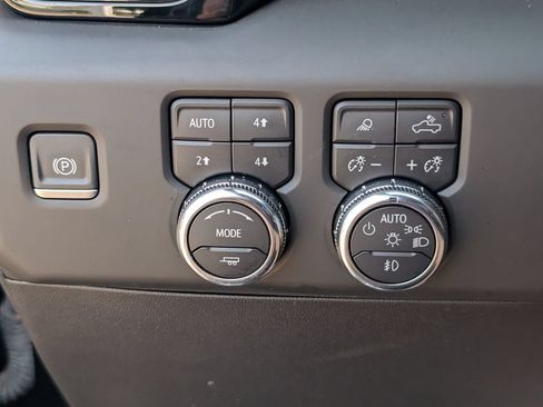 Used 2023 GMC Sierra 1500 AT4 w/ AT4 Premium Package AWD/4WD image 22