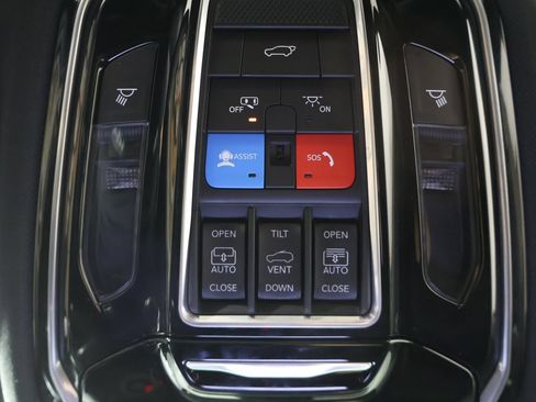 Used 2022 Jeep Grand Cherokee Overland w/ Luxury Tech Group IV image 62