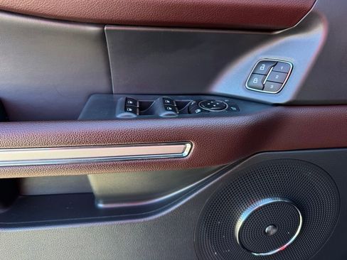 Used 2024 Ford Expedition Max Limited image 35