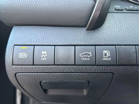 Used 2023 Toyota Camry SE image 15