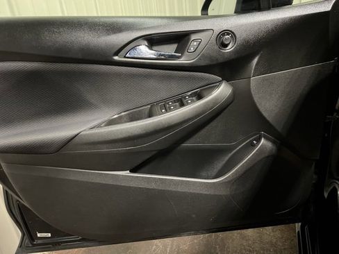 Used 2019 Chevrolet Cruze LT image 12