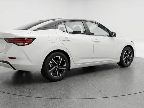 Used 2025 Nissan Sentra SV image 9