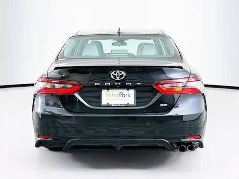 Used 2022 Toyota Camry SE FWD image 7