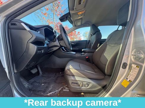 Used 2021 Toyota RAV4 XLE image 14