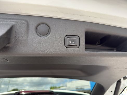 Used 2022 Chevrolet Equinox RS w/ RS Leather Package image 29