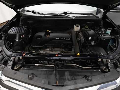 Used 2020 Chevrolet Equinox LT w/ Driver Convenience Package image 3