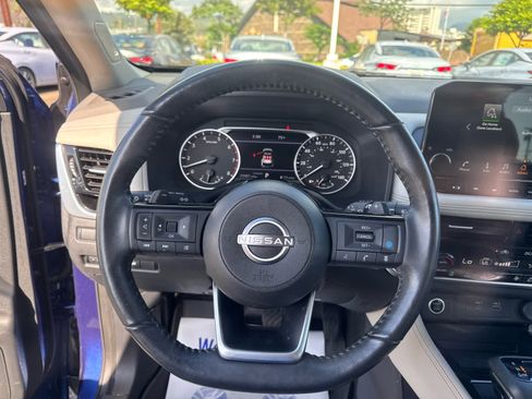 Used 2023 Nissan Rogue SL w/ SL Premium Package image 8