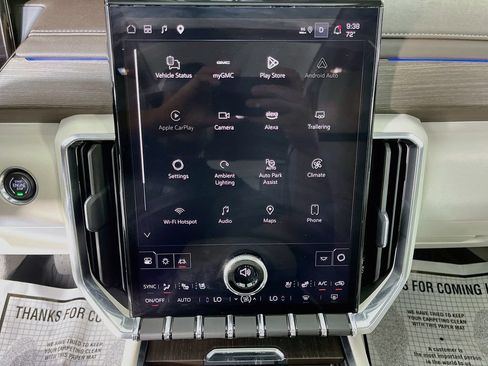 Used 2025 GMC Acadia Denali w/ Super Cruise Package FWD image 15