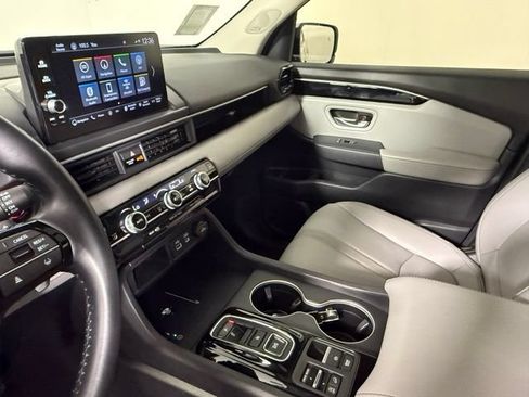 Used 2025 Honda Pilot Touring image 27