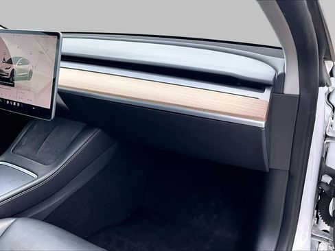 Used 2022 Tesla Model 3 Standard Range RWD image 16