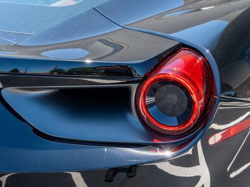Used 2019 Ferrari 488 GTB RWD image 14