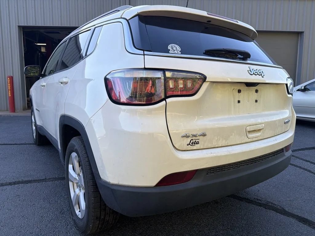 Used 2018 Jeep Compass Latitude w/ Popular Equipment Group AWD/4WD image 2