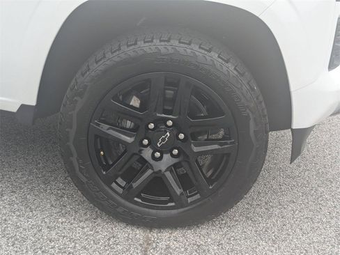 Certified 2025 Chevrolet Colorado Z71 w/ Z71 Convenience Package 2 image 11