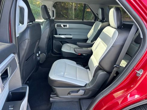 Used 2021 Ford Explorer XLT w/ Equipment Group 202A image 27