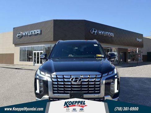Used 2024 Hyundai Palisade Calligraphy image 2