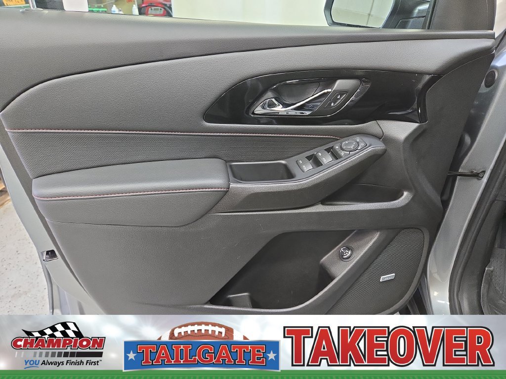 Used 2023 Chevrolet Traverse RS AWD/4WD image 13