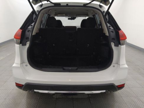 Used 2020 Nissan Rogue SV FWD image 29
